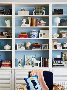 17 Bookshelf Organization Ideas – How To Organize Your Bookshelf 03