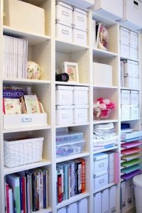 17 Bookshelf Organization Ideas – How To Organize Your Bookshelf 12