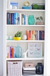 17 Bookshelf Organization Ideas – How To Organize Your Bookshelf 14