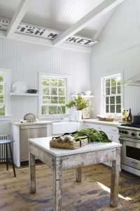 19 Rural Kitchen Ideas For Small Kitchens Look Luxurious 01