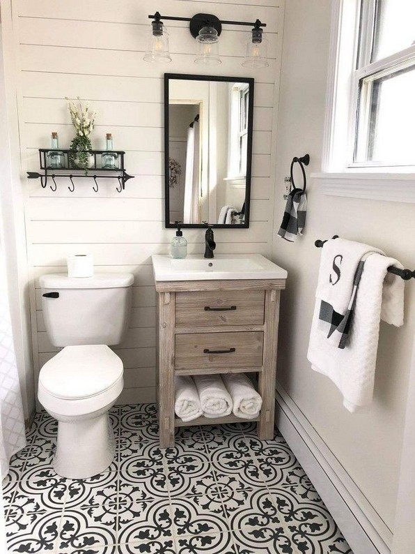 17 Awesome Small Bathroom Tile Ideas 05