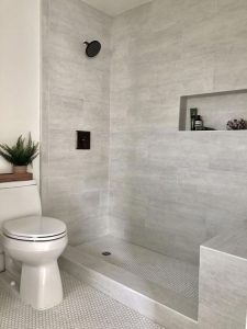 17 Awesome Small Bathroom Tile Ideas 08