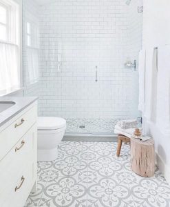 17 Awesome Small Bathroom Tile Ideas 10