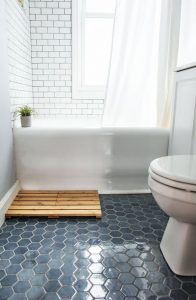 17 Awesome Small Bathroom Tile Ideas 19